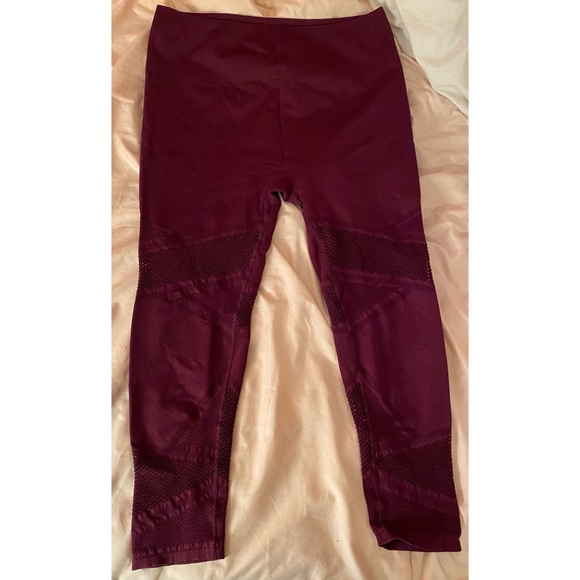 Fabletics Pants - Fabletics - Size: XL - 7/8 Maroon Leggings